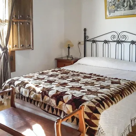 Stunning In Villanueva De La Conc, With Wifi Сasa de vacaciones